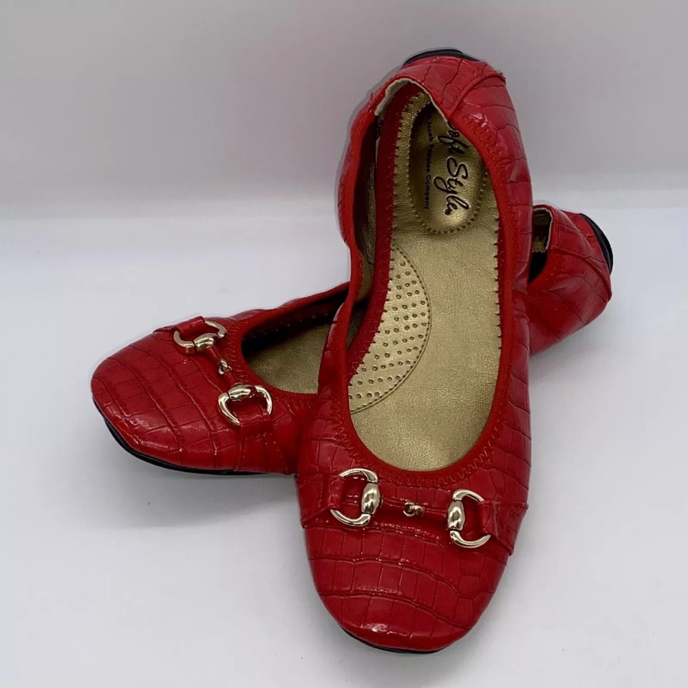 Soft Style by Hush Puppies Women’s Red Embossed Ballet Flats Gold Accents Size 7